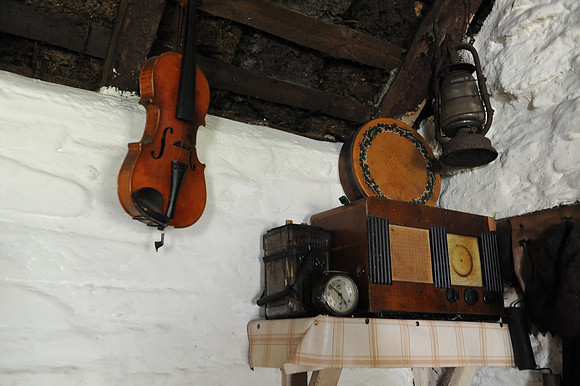 030 Irish Cottage Life