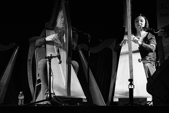 0072 Harps Together
