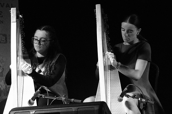 0034 Harps Together