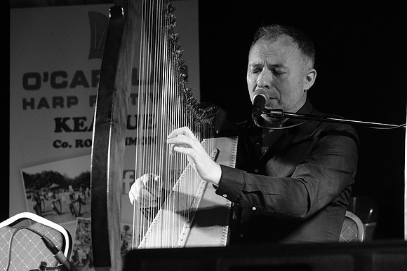 0104 Harps Together