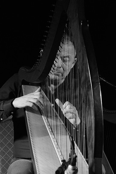 0059 Harps Together