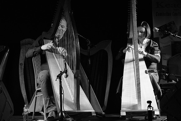 0085 Harps Together