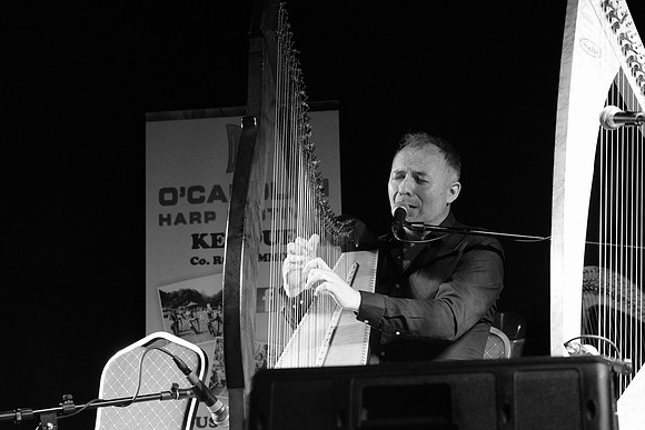 0107 Harps Together