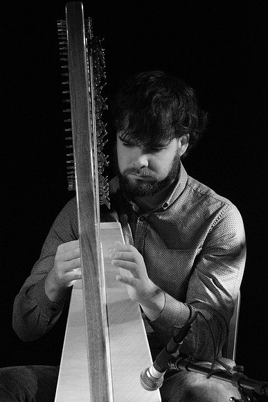 0032 Harps Together