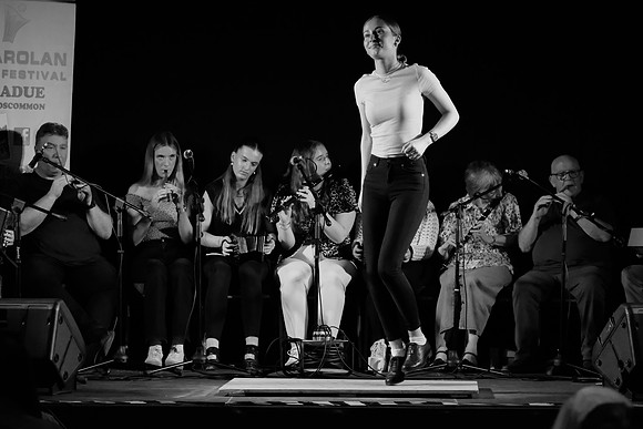 0266 O'Carolan Harp Festival 5thAugust Door Dancing