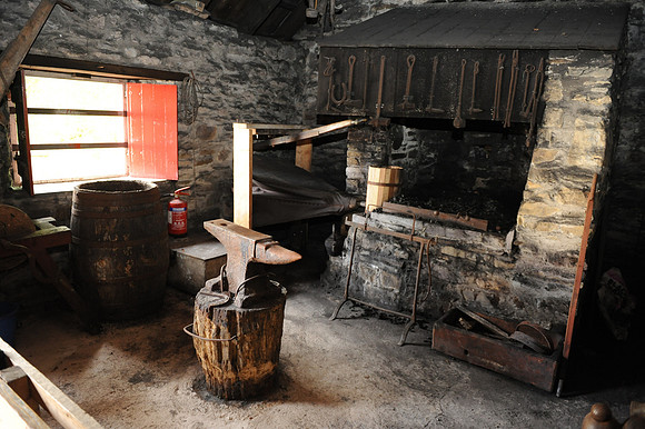 080 Irish Cottage Life