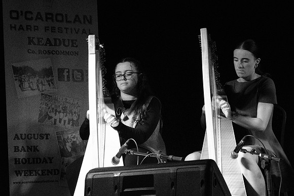 0043 Harps Together