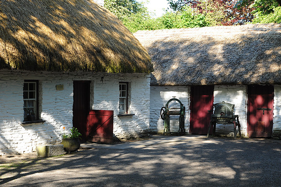 086 Irish Cottage Life